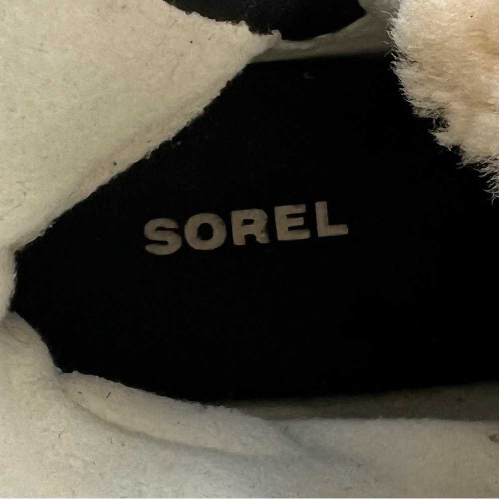 Sorel Emelie Short Lace Cozy Waterproof Boot Black Size 8 Great Condition - Picture 13 of 15
